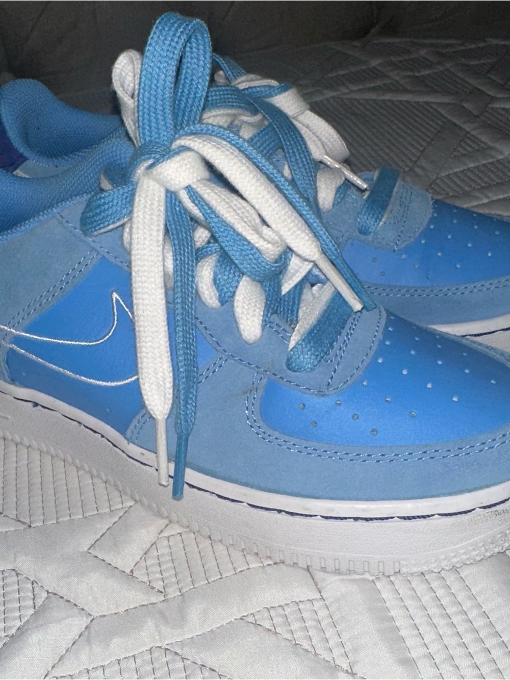 Nike Air Force One Low-Top Sneakers - Sky Blue & White